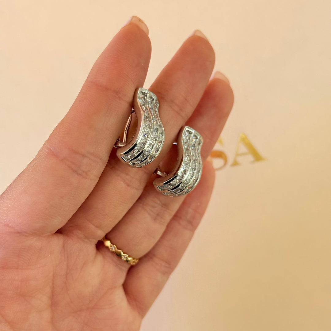 Curved zircone silver set