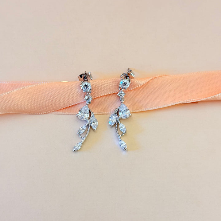 Teardrop and marquise zircone silver earrings and bracelet