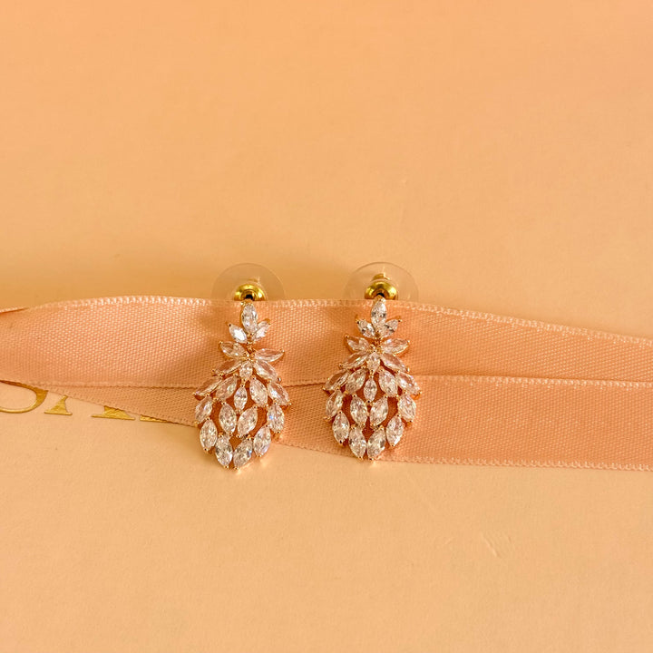 Dangling marquise zircone gold plated earrings