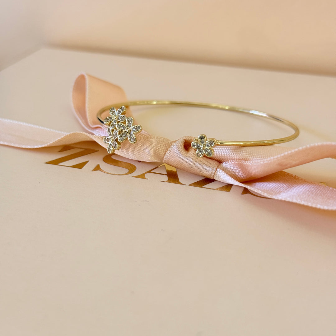 Zircone dainty flower gold plated bangle