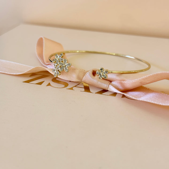 Zircone dainty flower gold plated bangle