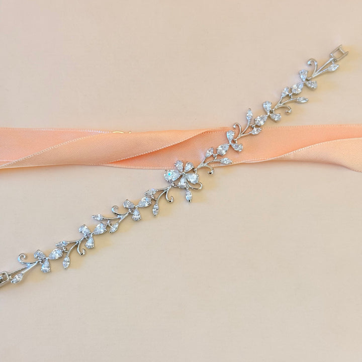 Teardrop and marquise zircone silver earrings and bracelet