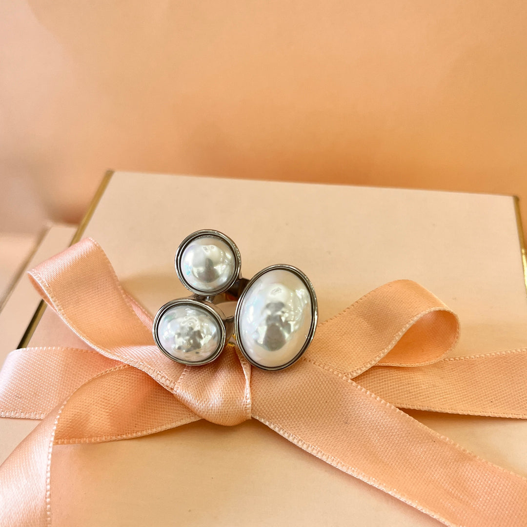 Mallorca pearls white gold plated ring