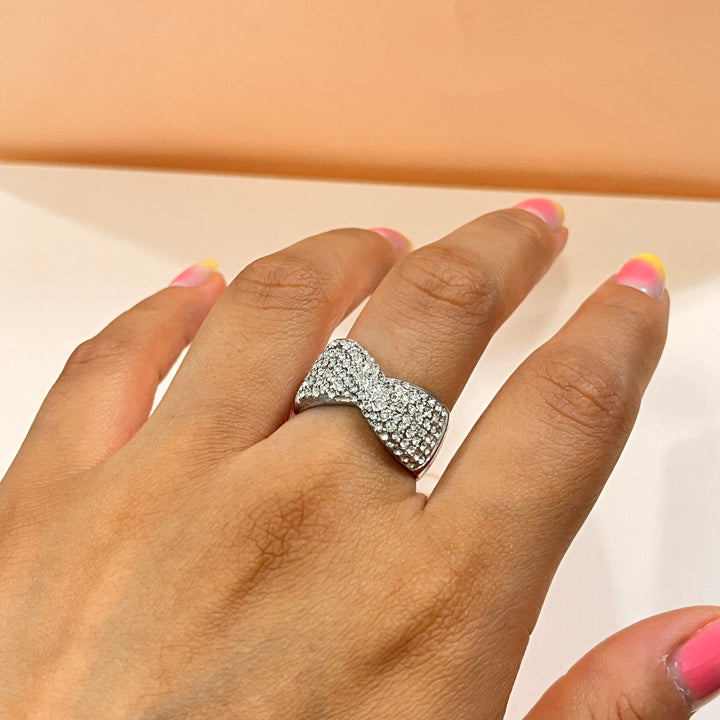 Zircone sterling silver twisted band ring