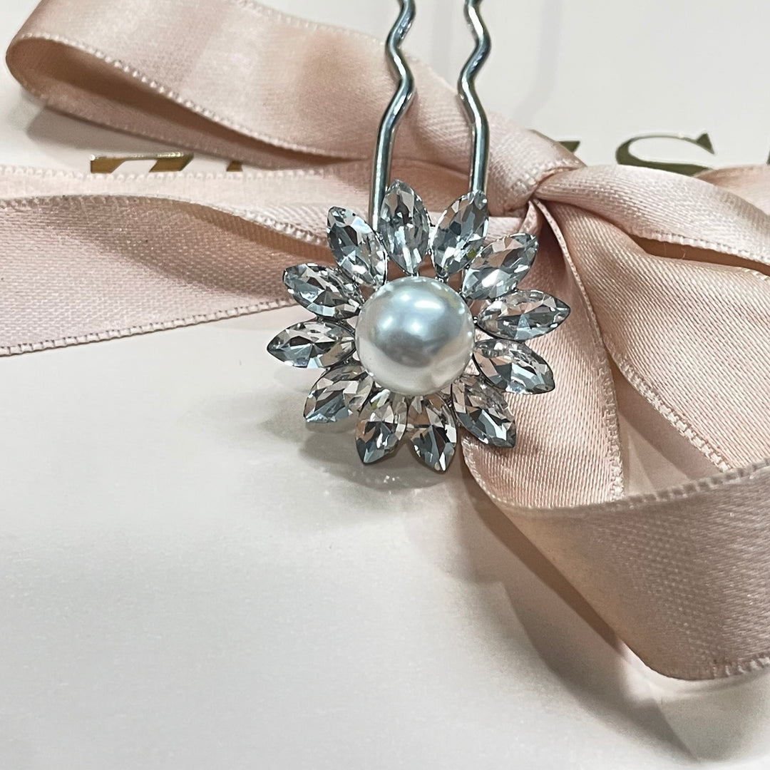 Daisy Silver Swarovski crystals and pearl Hair pin