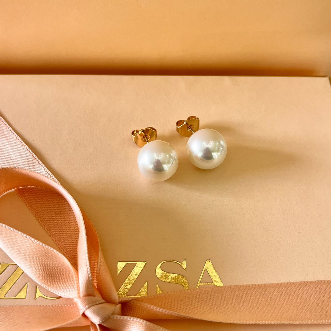 White Mallorca pearls gold plated studs