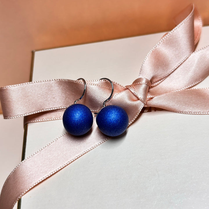 Blue pearl hooks