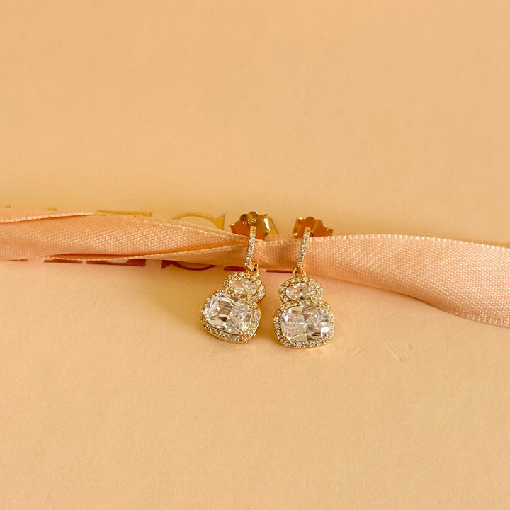 Dangling zircone gold plated earrings