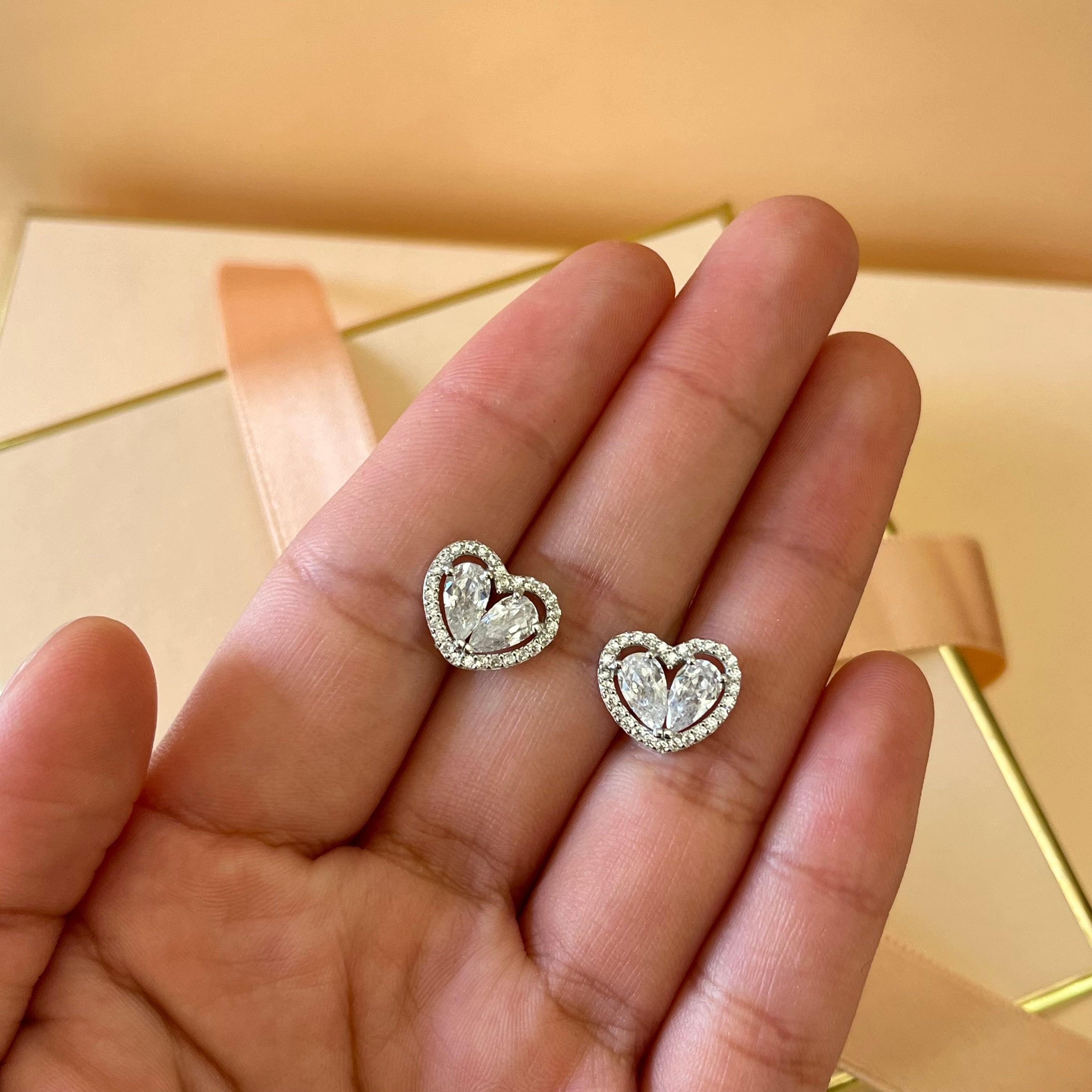 Heart silver zircone studs