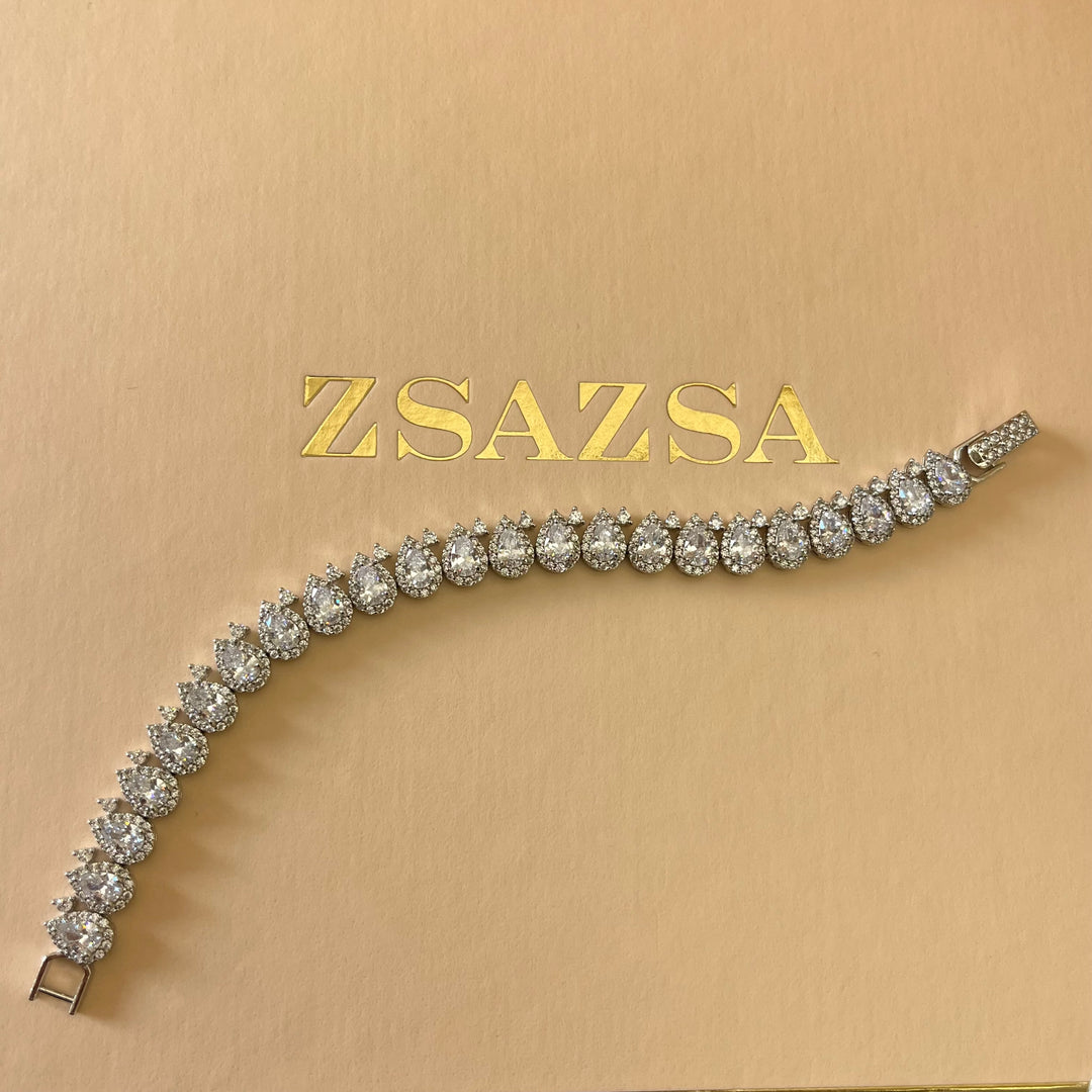 Teardrop silver zircone set