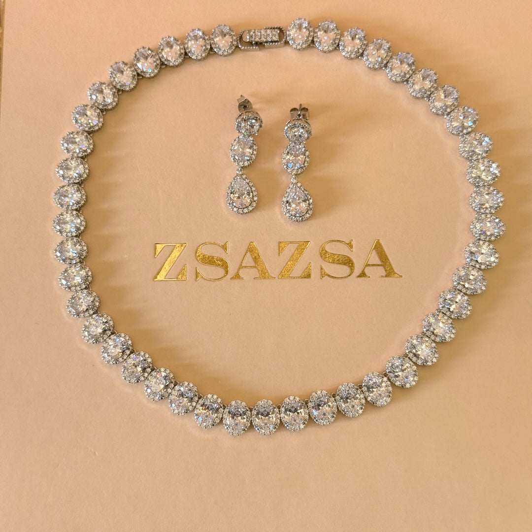 Oval and teardrop zircone silver set