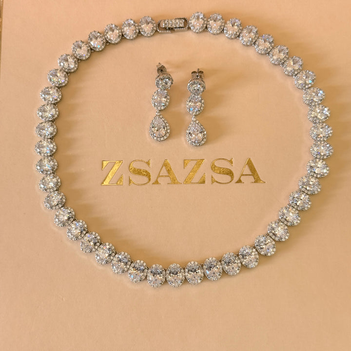 Oval and teardrop zircone silver set