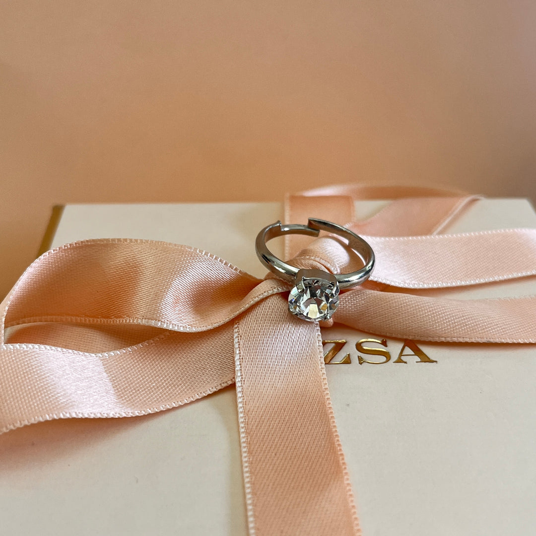 Preciosa crystals round white gold plated ring