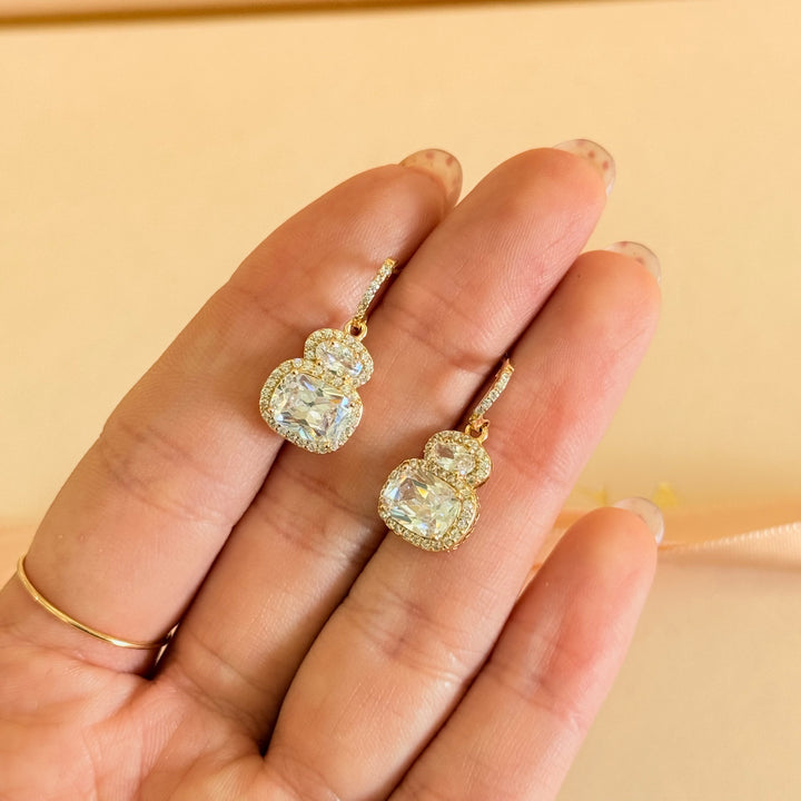 Dangling zircone gold plated earrings