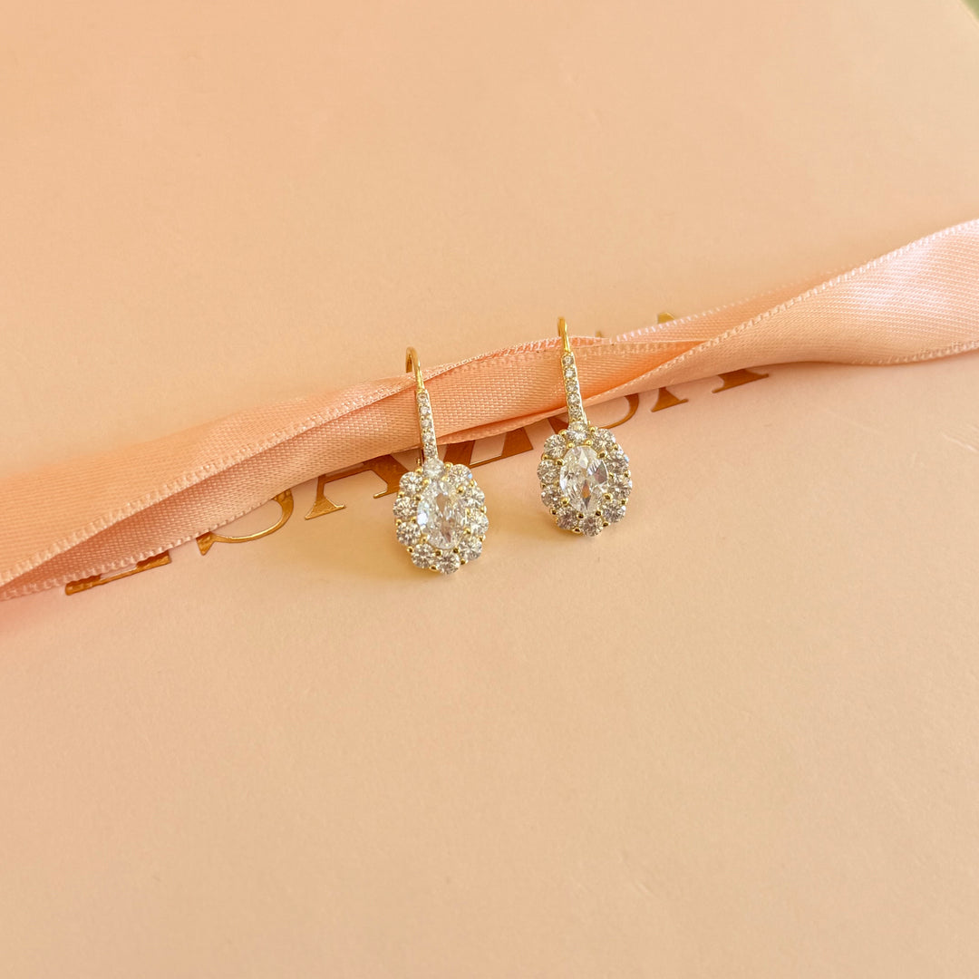 Oval hooks zircone gold plated