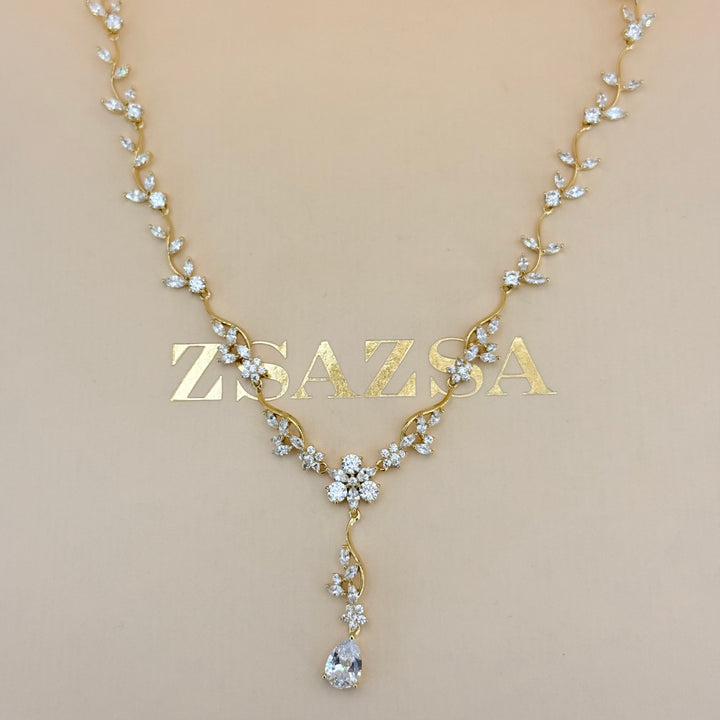 Teardrop and flower zircone gold plated set