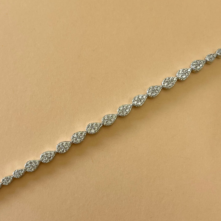 Silver zircone teardrop bracelet