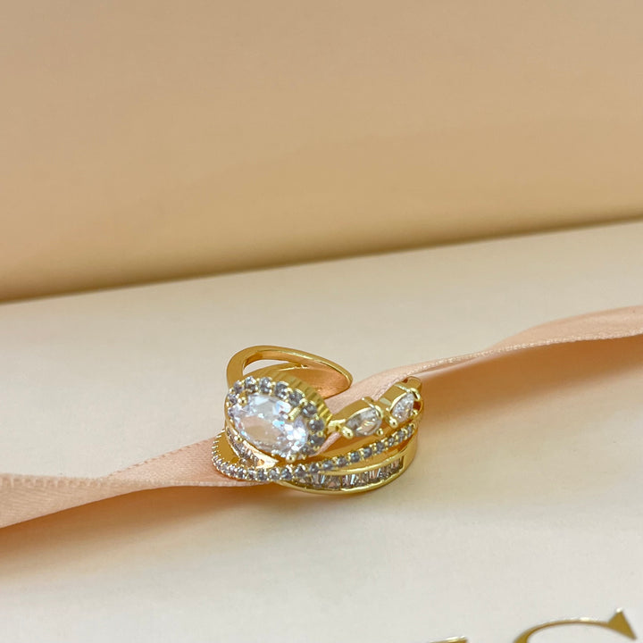 Crossed zircone ring