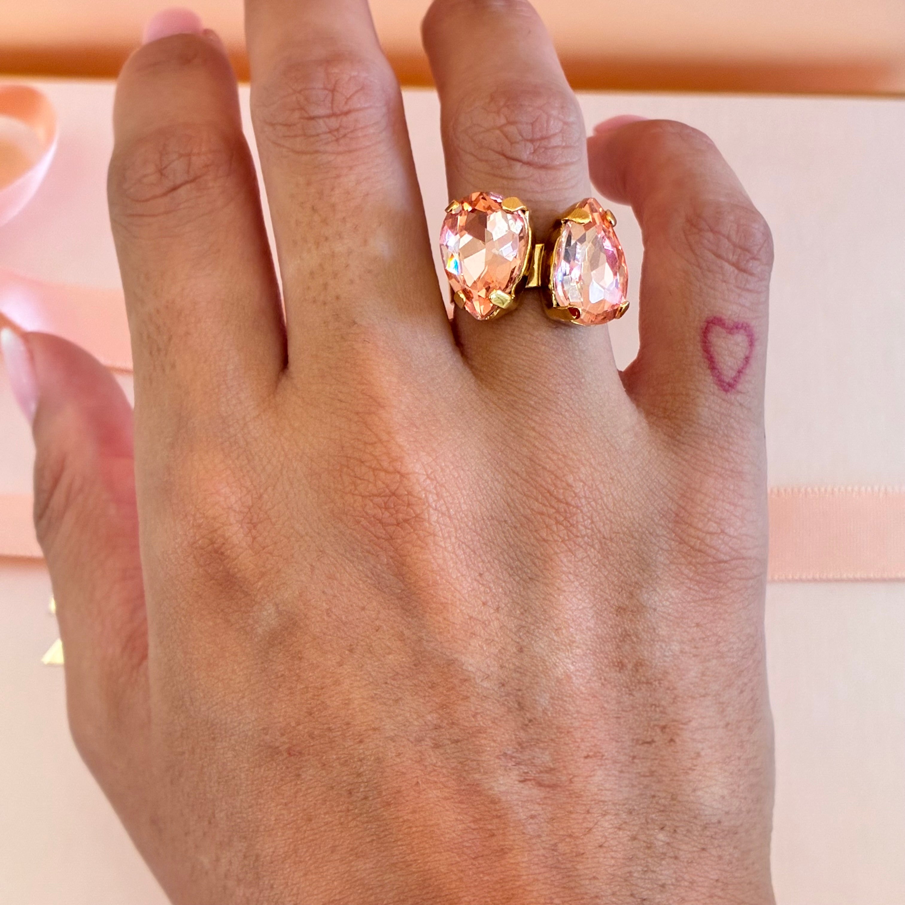 Double teardrop peach ring