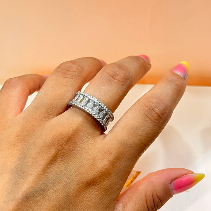 Zircone baguette white gold plated band ring