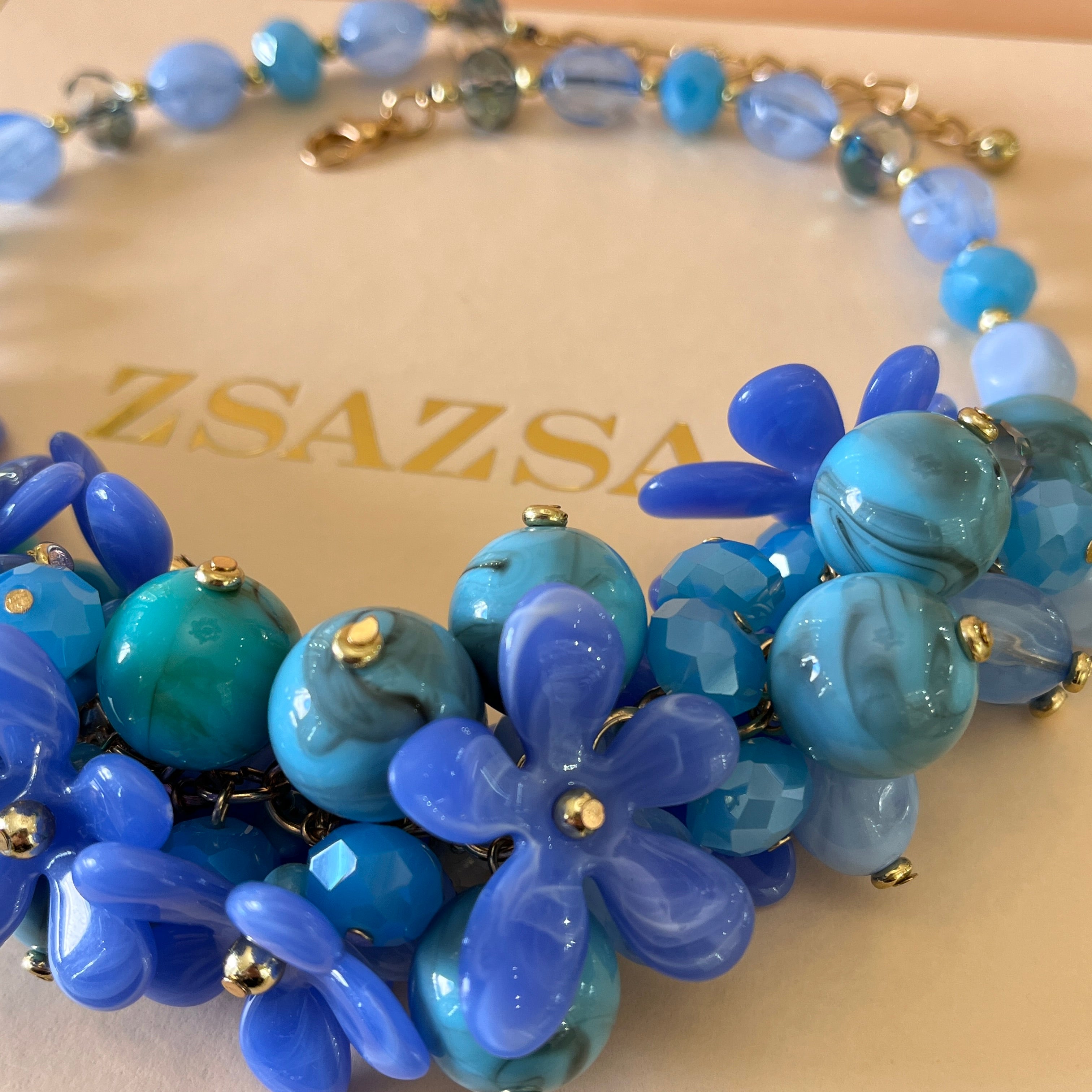 Flowers & balls necklace