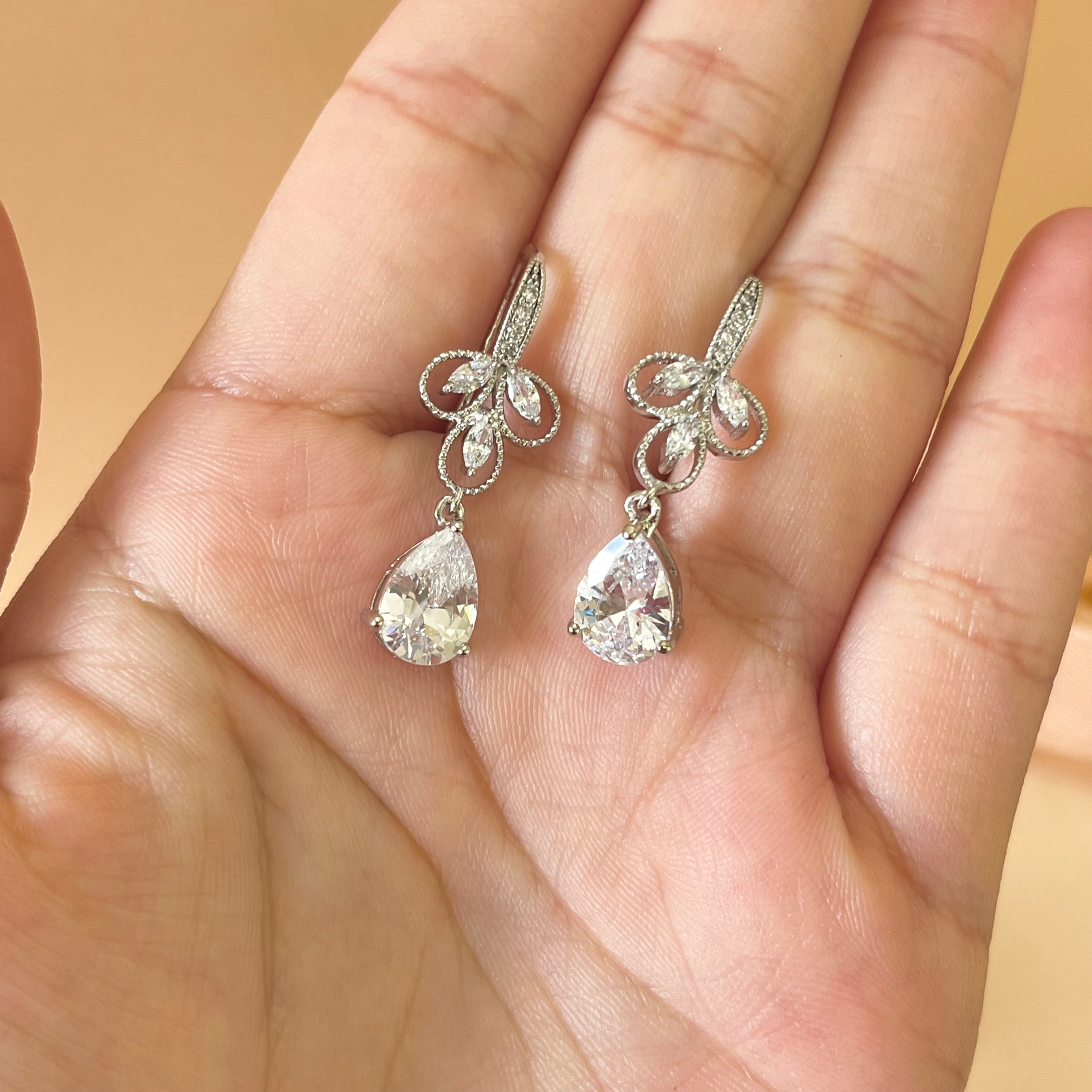 Silver zircone teardrop earrings