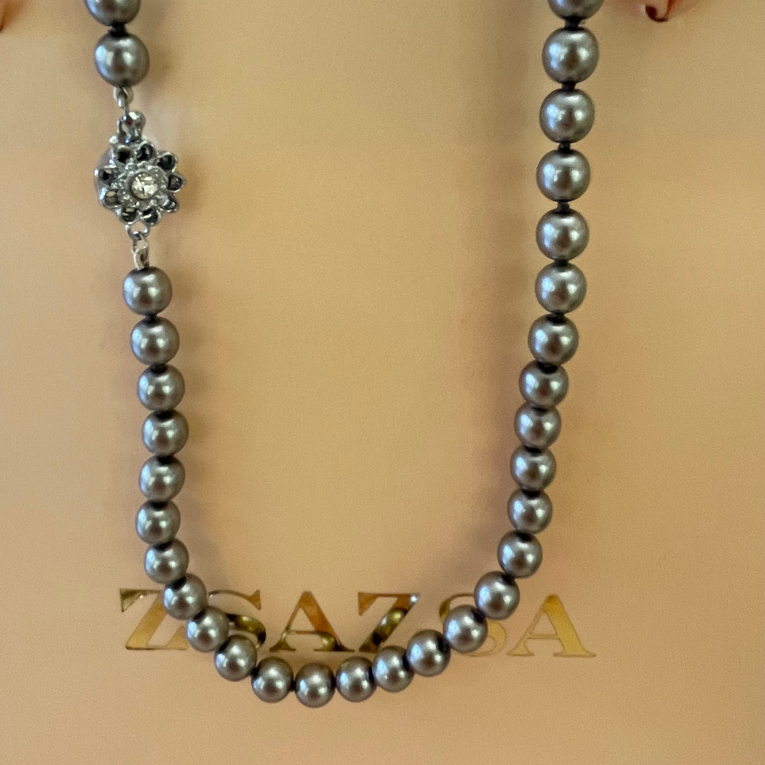 Dark grey mallorca necklace