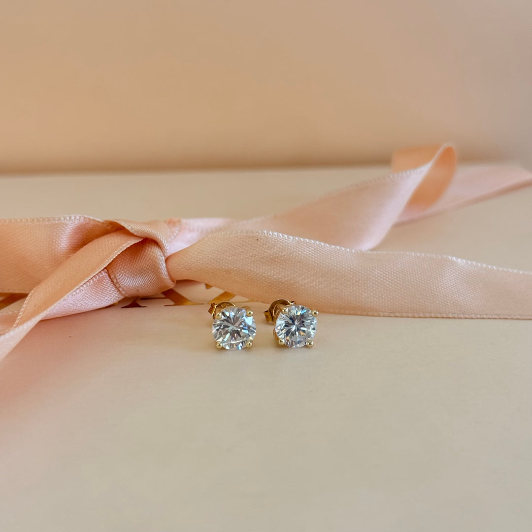 Medium size zircone solitaire gold plated earrings