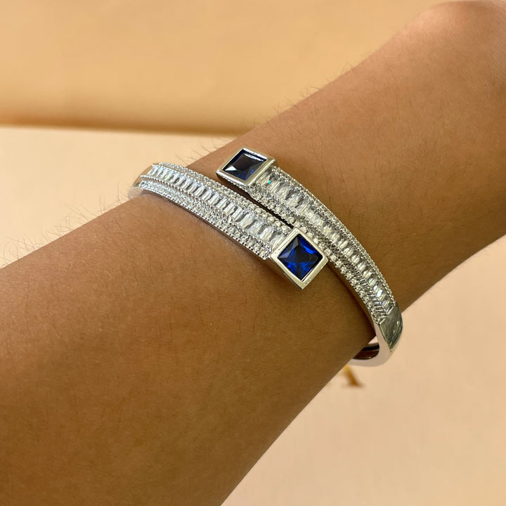 Elegant bangle
