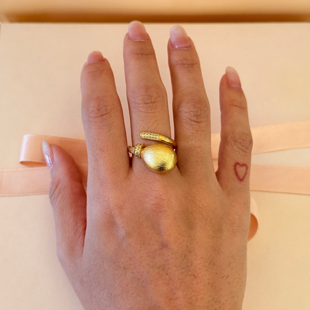 Textured zircone gold plated earrings and ring