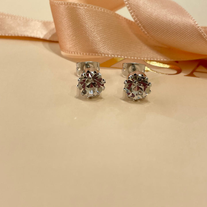 Solitaire earrings