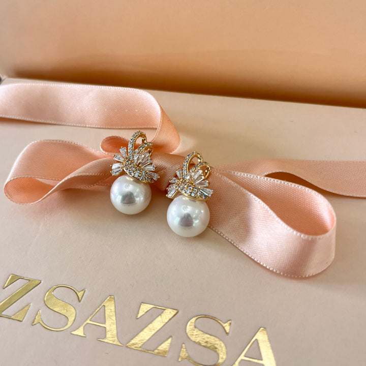 Baguette zircone and white pearls gold plated earrings