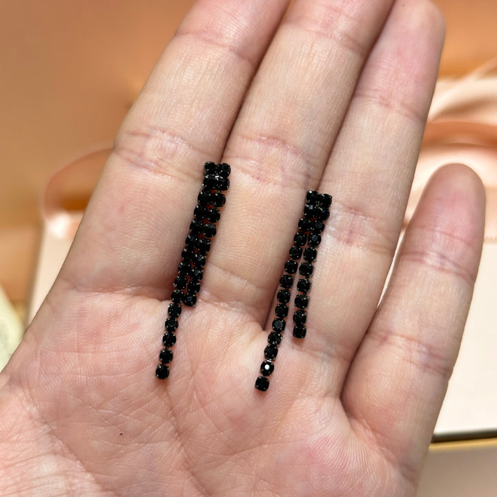 Dainty fringe black earrings