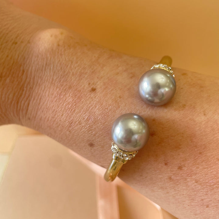Grey pearls bangle