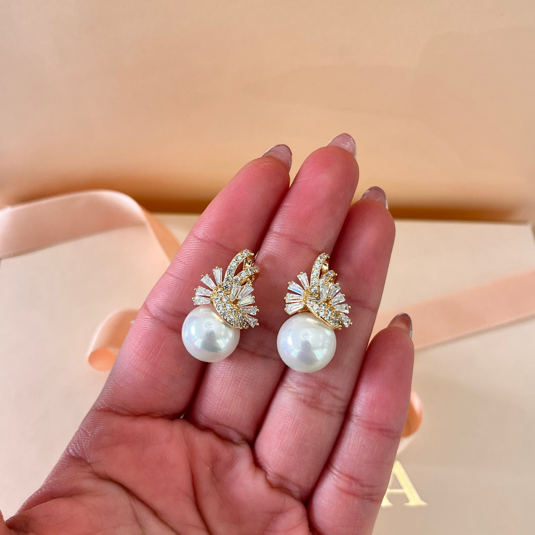 Baguette zircone and white pearls gold plated earrings