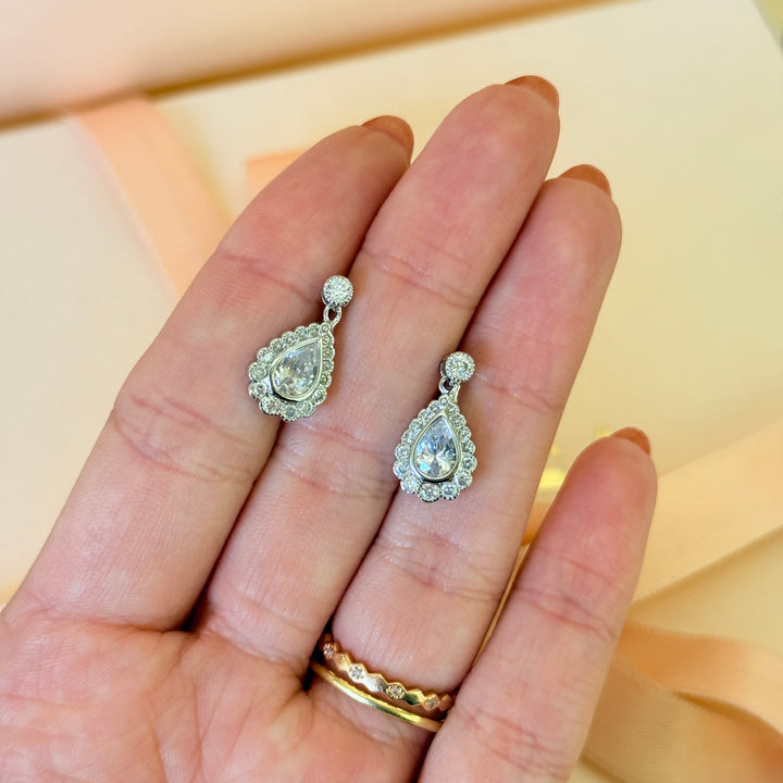 Teardrop dangle zircone silver earrings