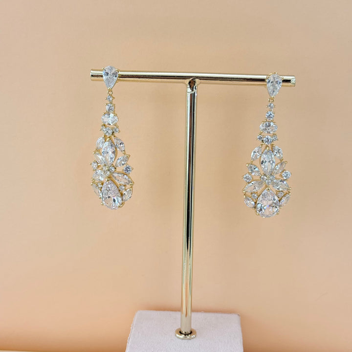 Chunky teardrop zircone gold plated earrings