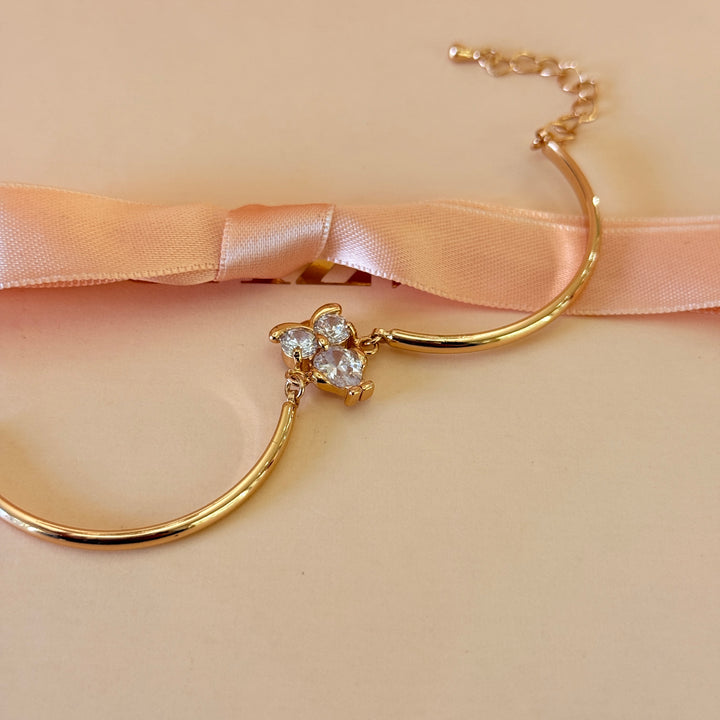 Zircone owl in the middle gold plated bracelet