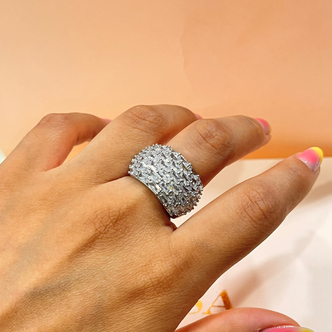 Zircone baguette white gold plated band ring