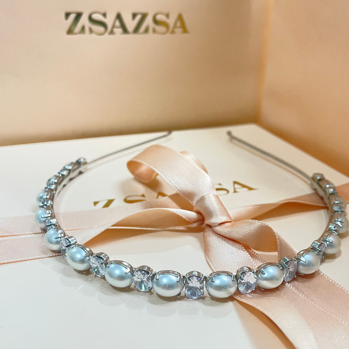 Elegant pearl headband