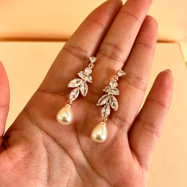 Zircone and pearl rose gold plated earrings