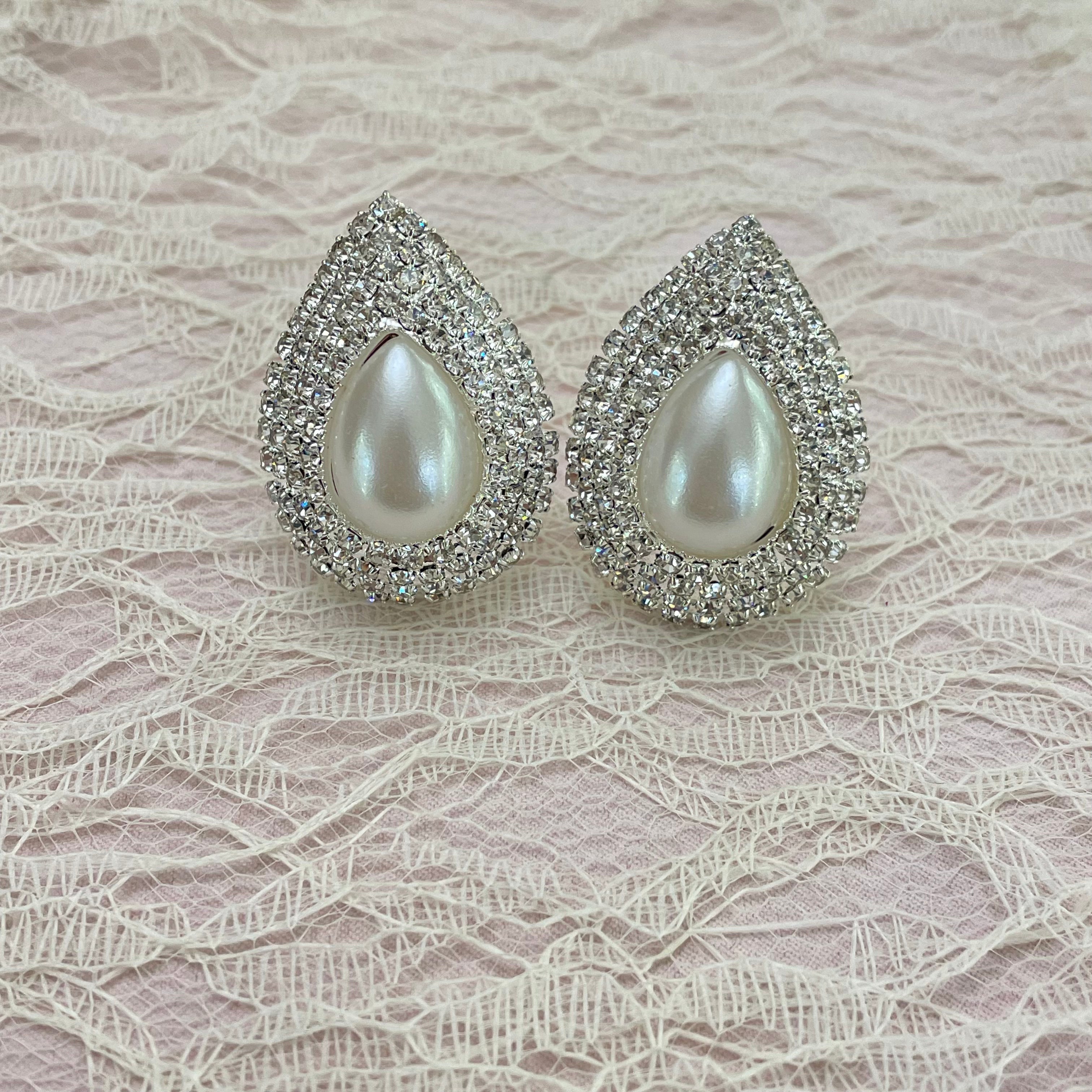 Teardrop pearls rhinestone silver clips earrings