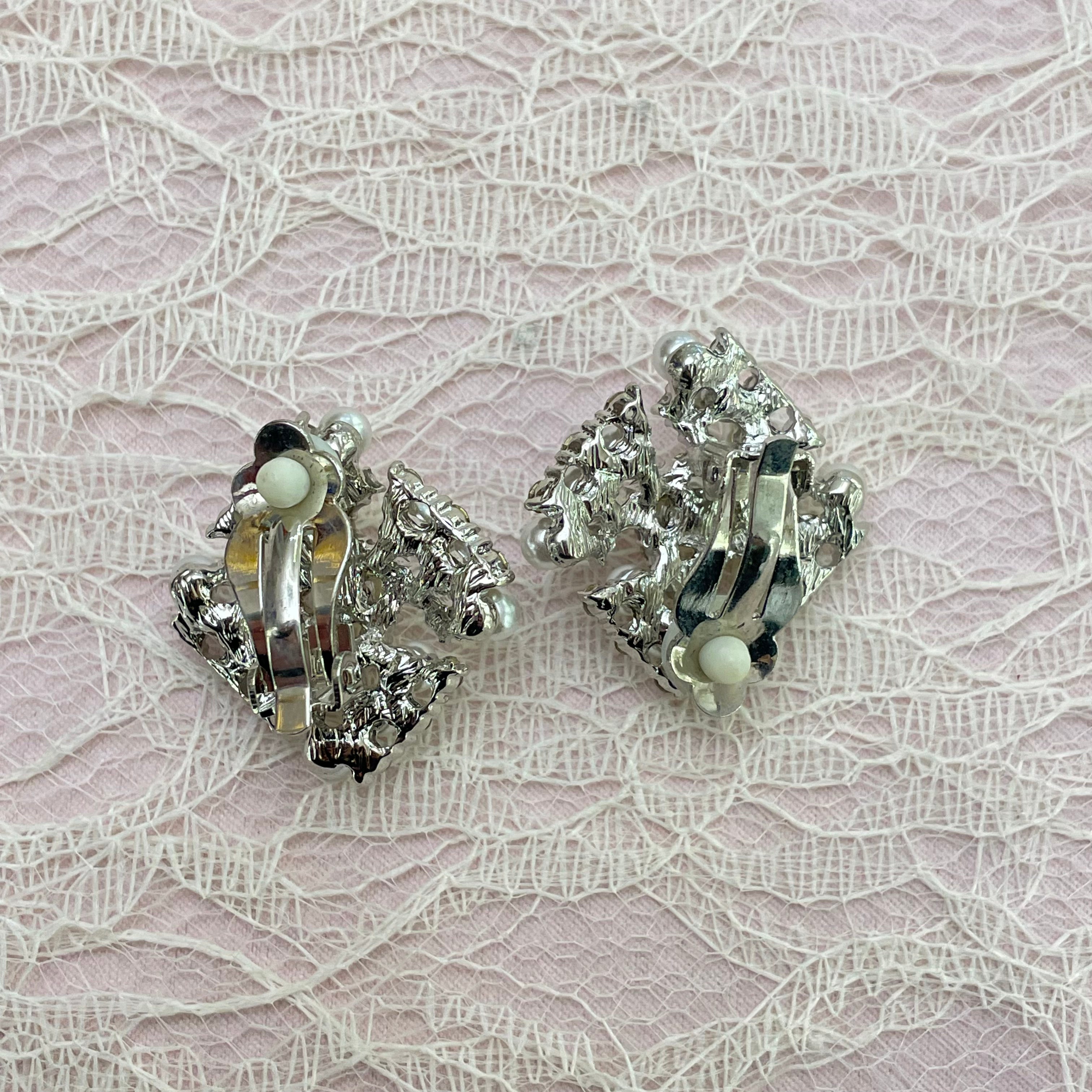 Many pearls with stones silver clips earrings