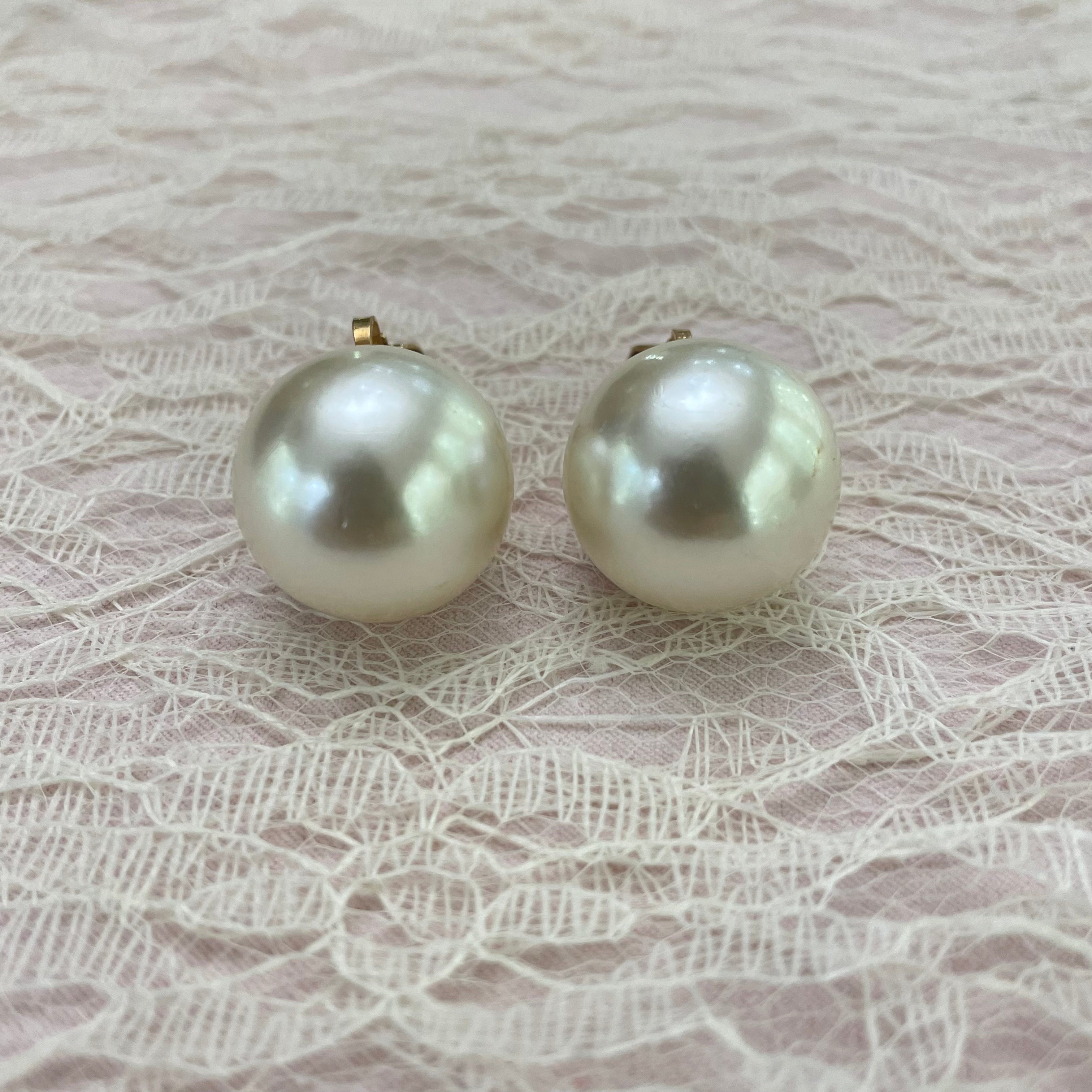 Big ball pearls gold clips earrings