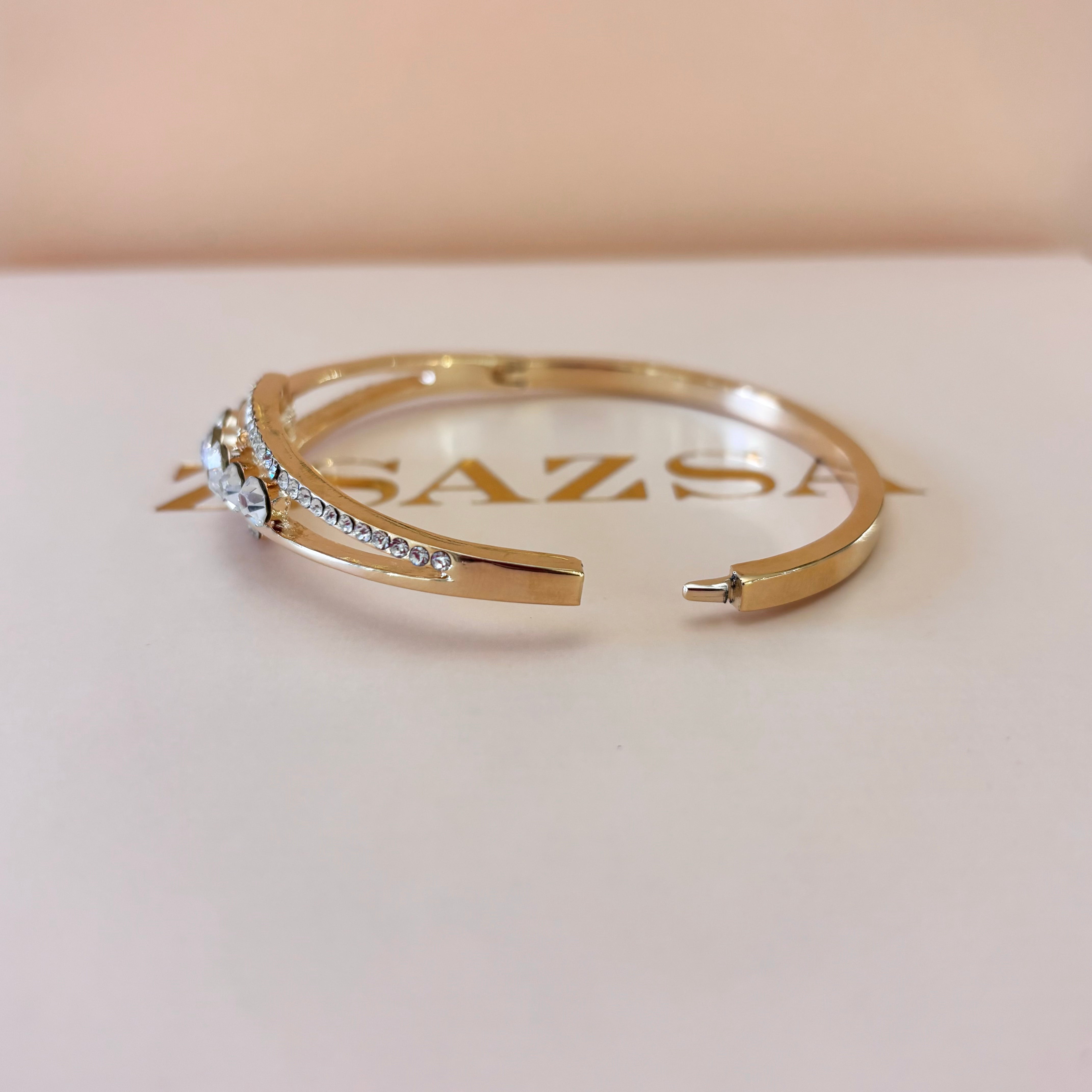 Elegant rhinestone bangle