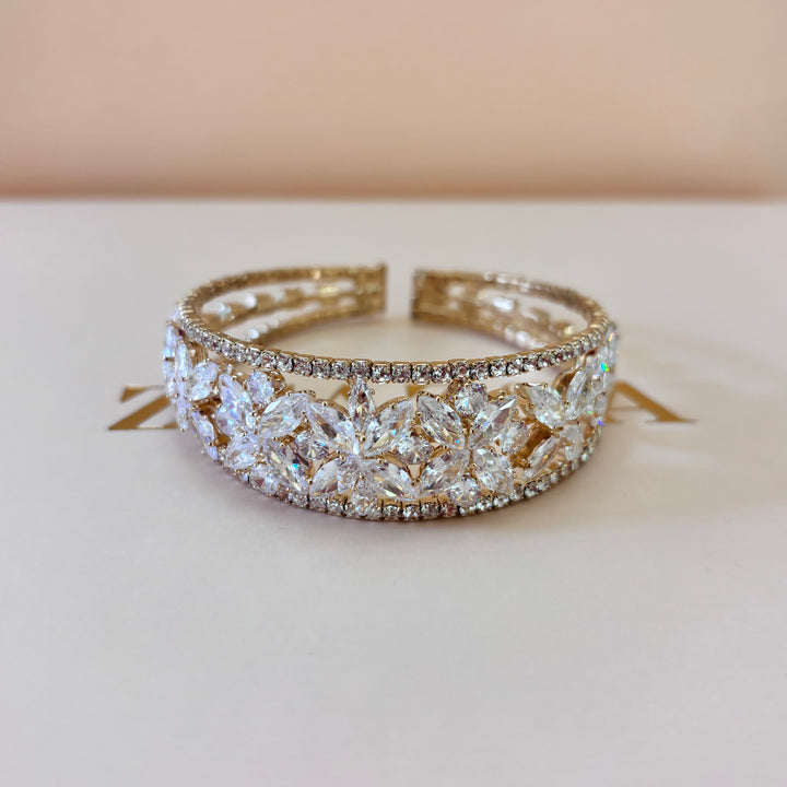 Elegant flower bangle