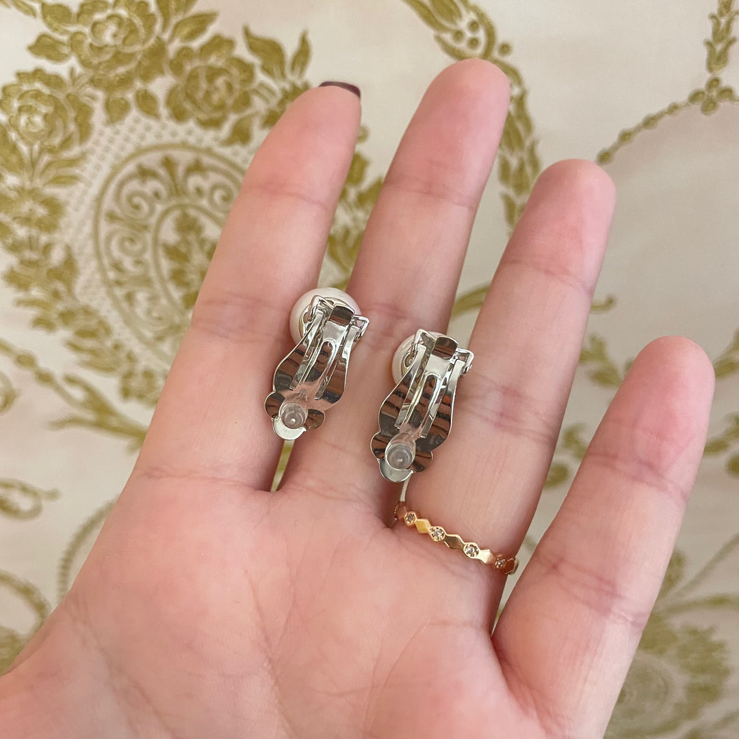 Silver pearl clips earrings