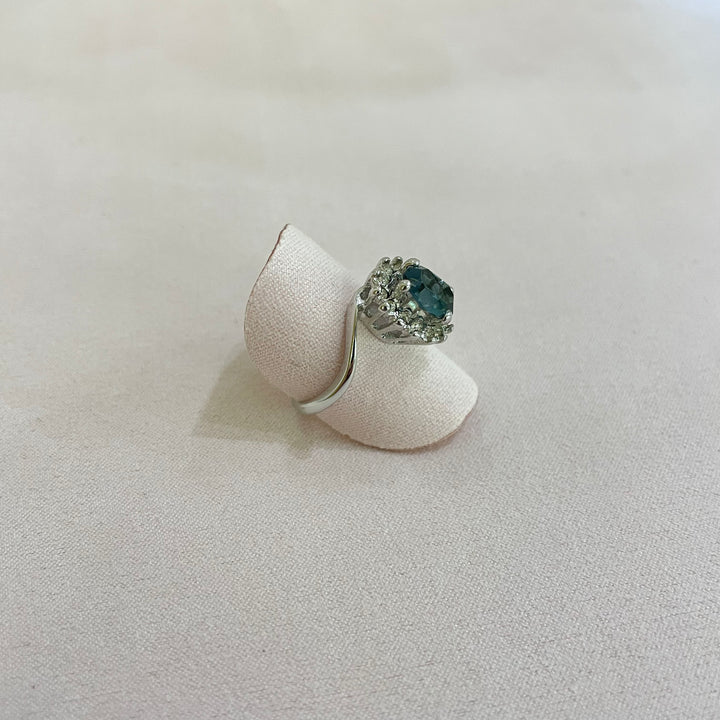 Elegant navy blue CZ ring