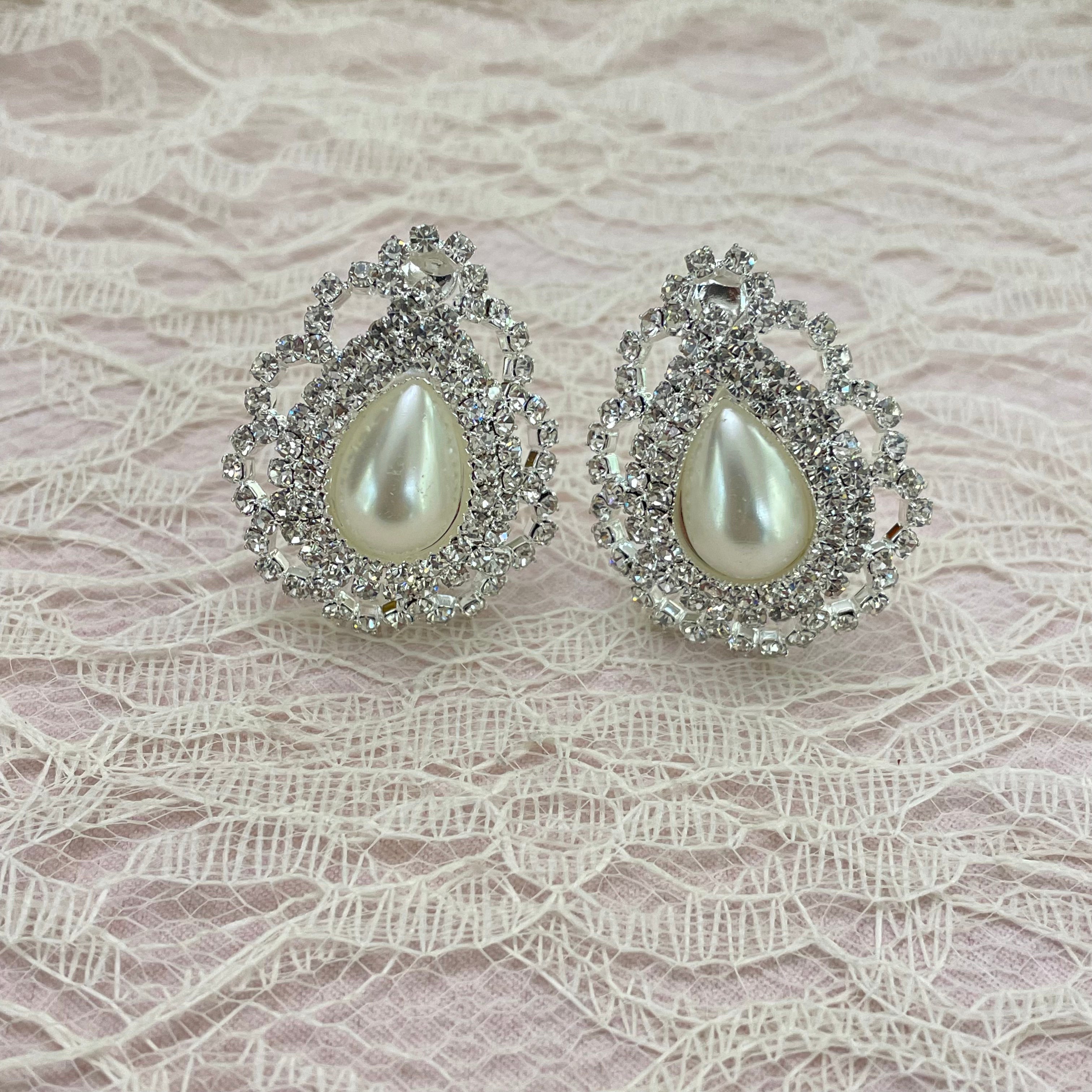 Pearl rhinestone clips earrings