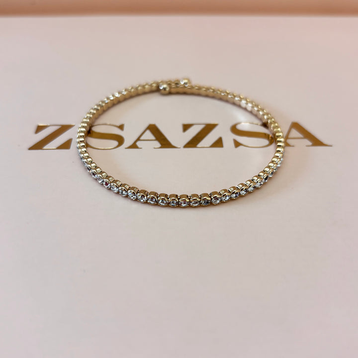 Dainty gold bangle